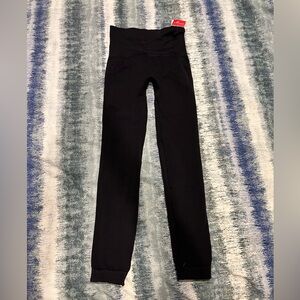 Capri length Spanx leggings